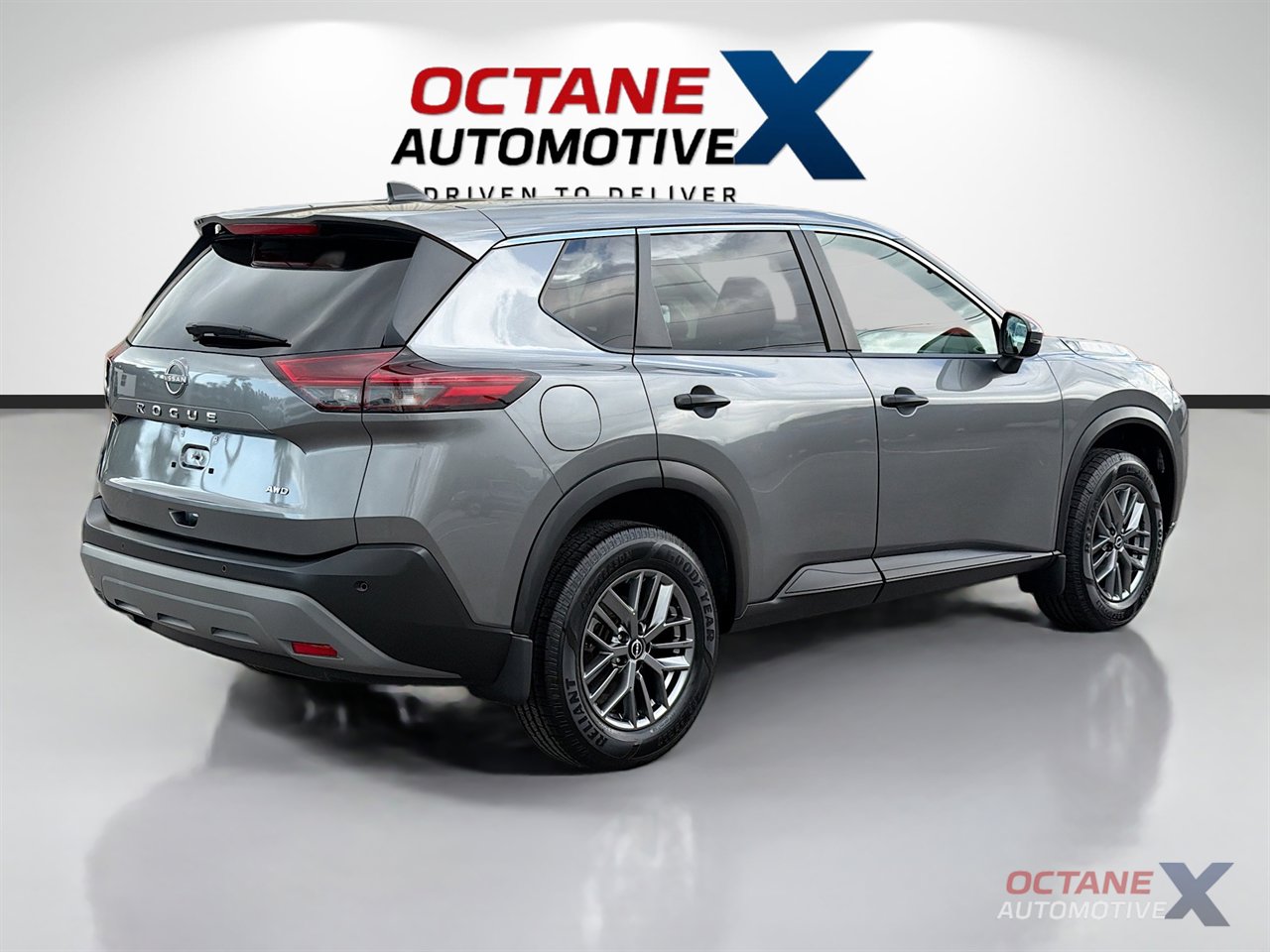 Used 2022 Nissan Rogue S AWD/4WD image 7