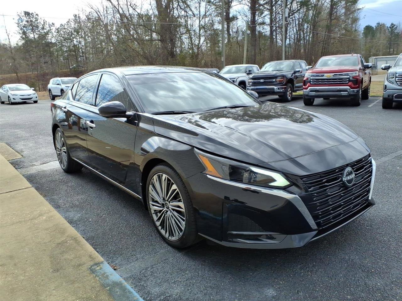 Used 2024 Nissan Altima 2.5 SL image 3