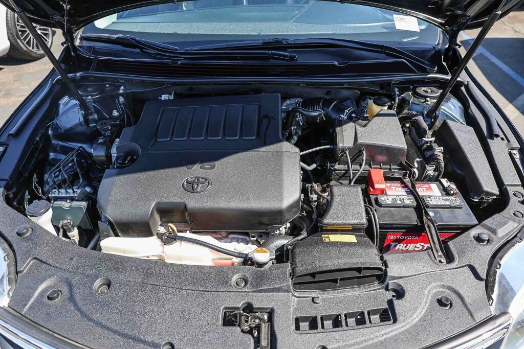 Used 2016 Toyota Avalon XLE Premium FWD image 16