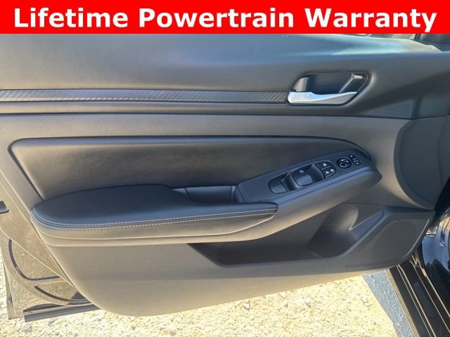 Used 2024 Nissan Altima 2.5 SV image 11