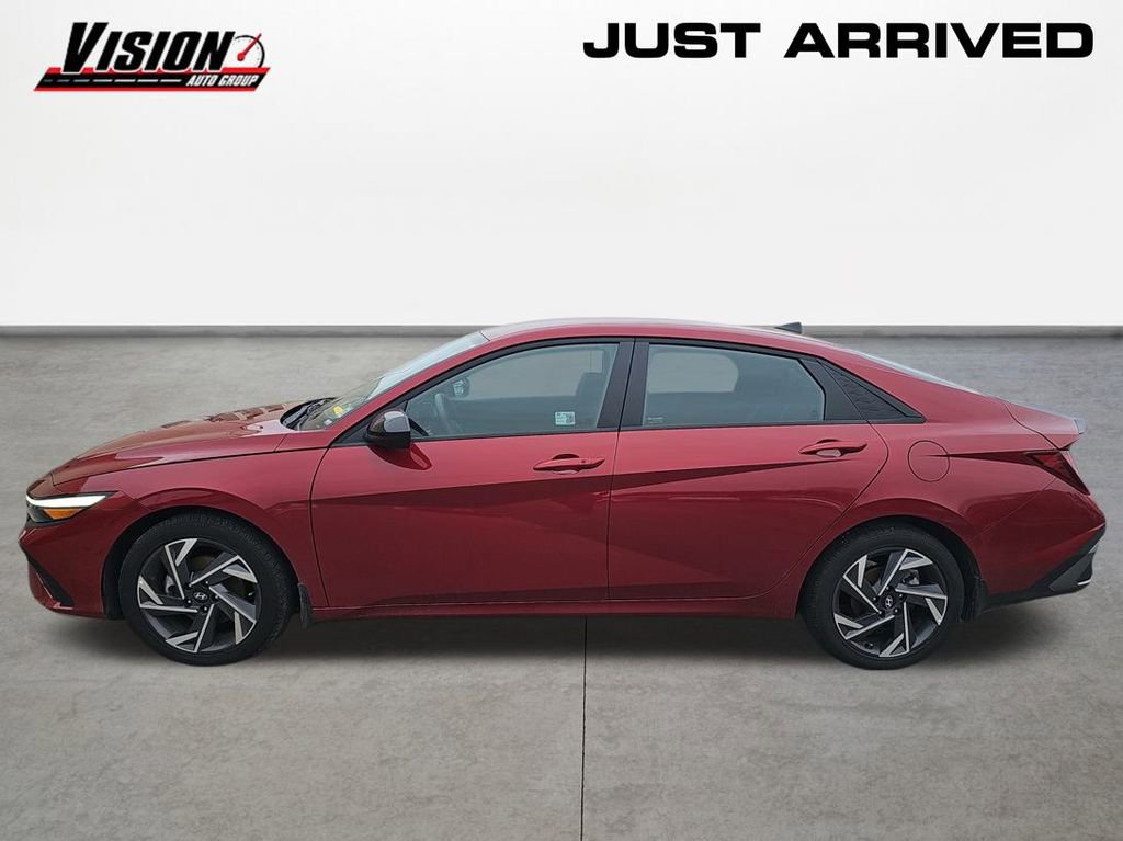 Used 2025 Hyundai Elantra Sport image 8