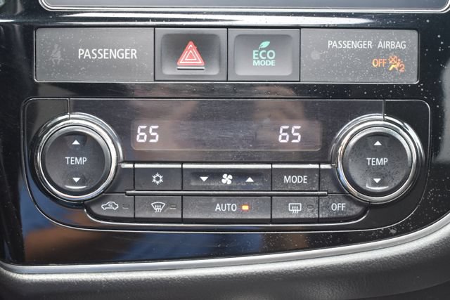 Used 2018 Mitsubishi Outlander LE AWD/4WD image 28