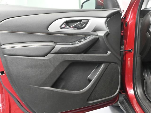 Used 2021 Chevrolet Traverse LT image 16