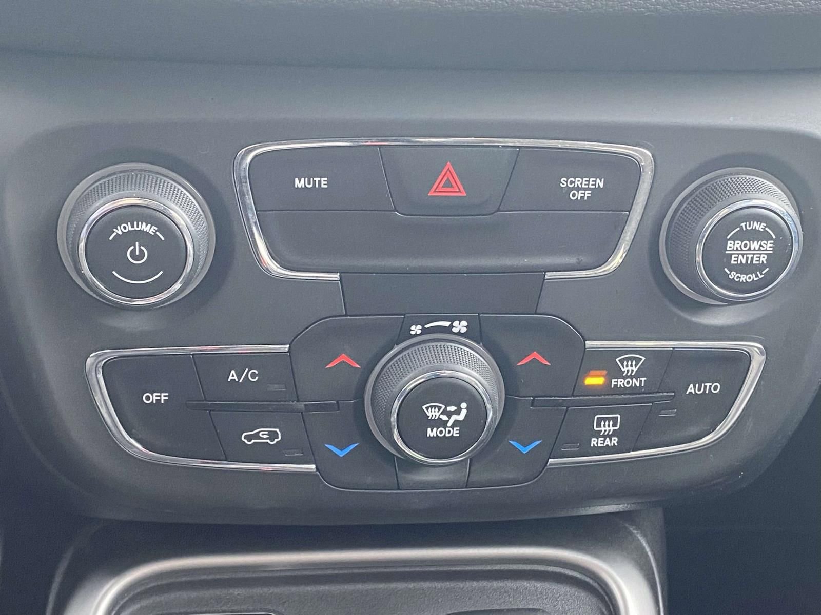 Used 2020 Jeep Compass Latitude image 28