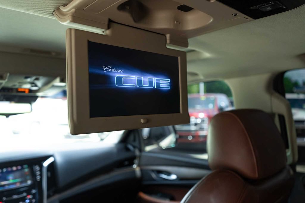 Used 2017 Cadillac Escalade Premium Luxury RWD image 16