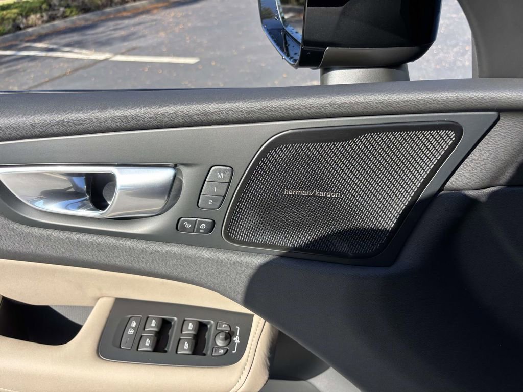 New 2026 Volvo XC60 B5 Plus w/ Protection Package Premier image 12