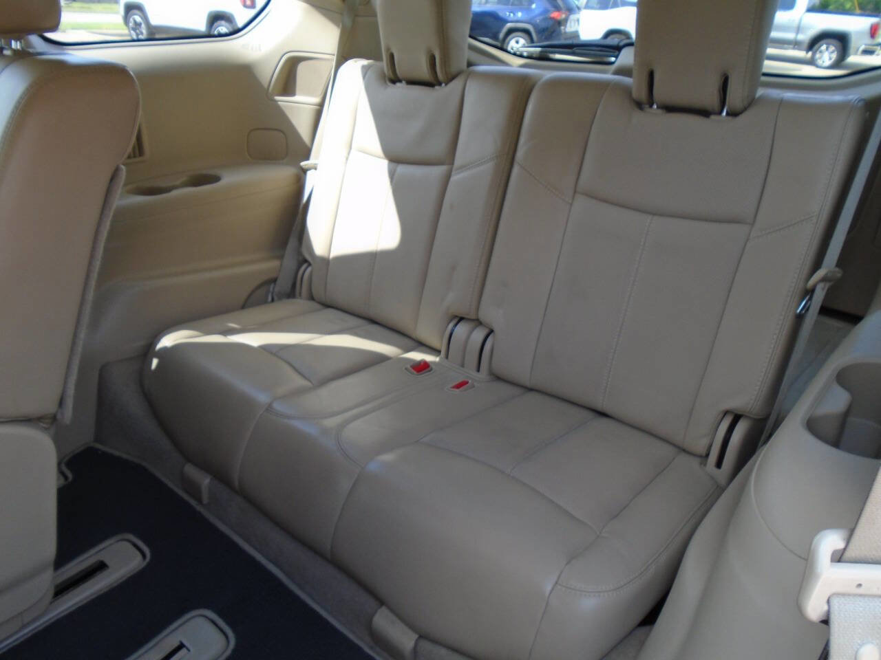 Used 2014 Nissan Pathfinder Platinum w/ Platinum Premium Package FWD image 11