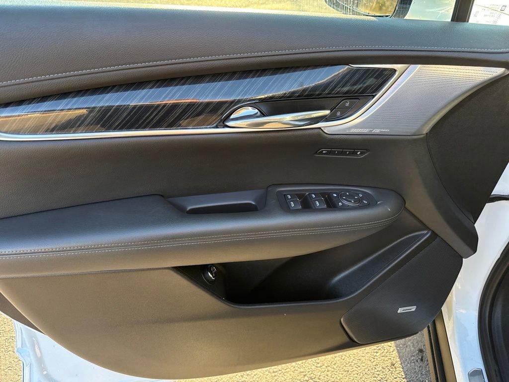 Certified 2024 Cadillac XT6 Premium Luxury w/ Technology Package image 5