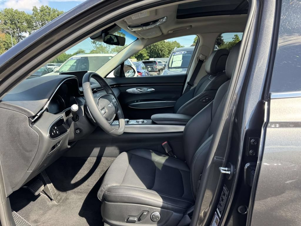 Certified 2024 Genesis GV70 2.5T w/ Select Package AWD/4WD image 15