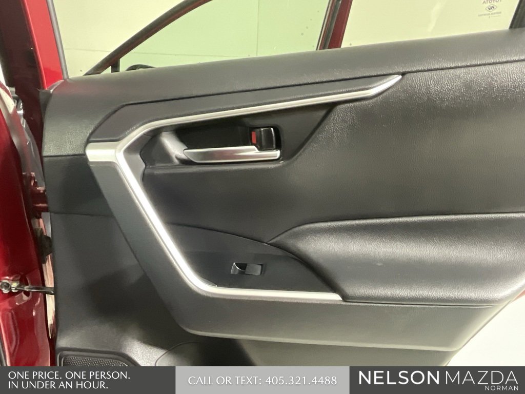 Used 2021 Toyota RAV4 XLE image 18