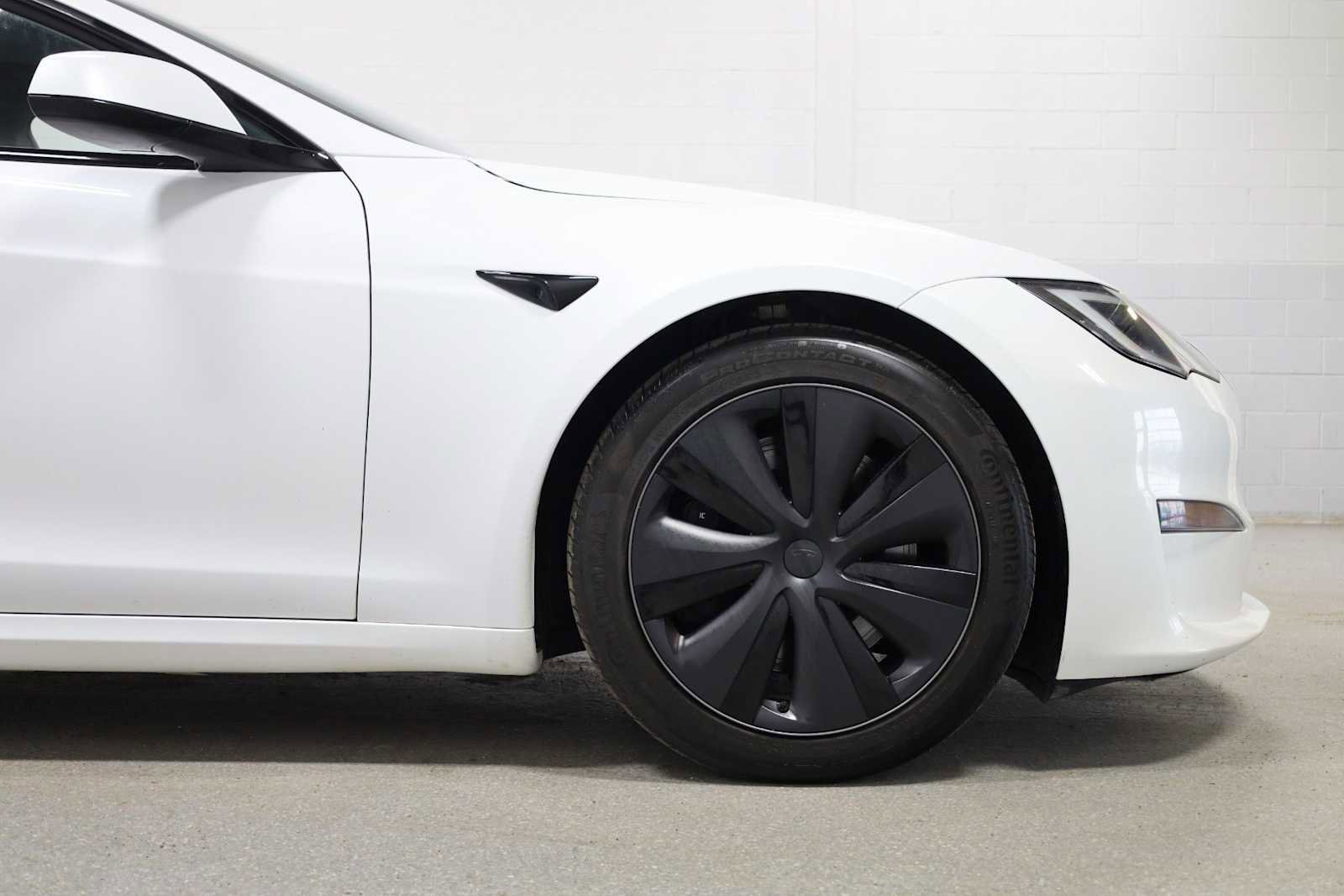 Used 2023 Tesla Model S image 11