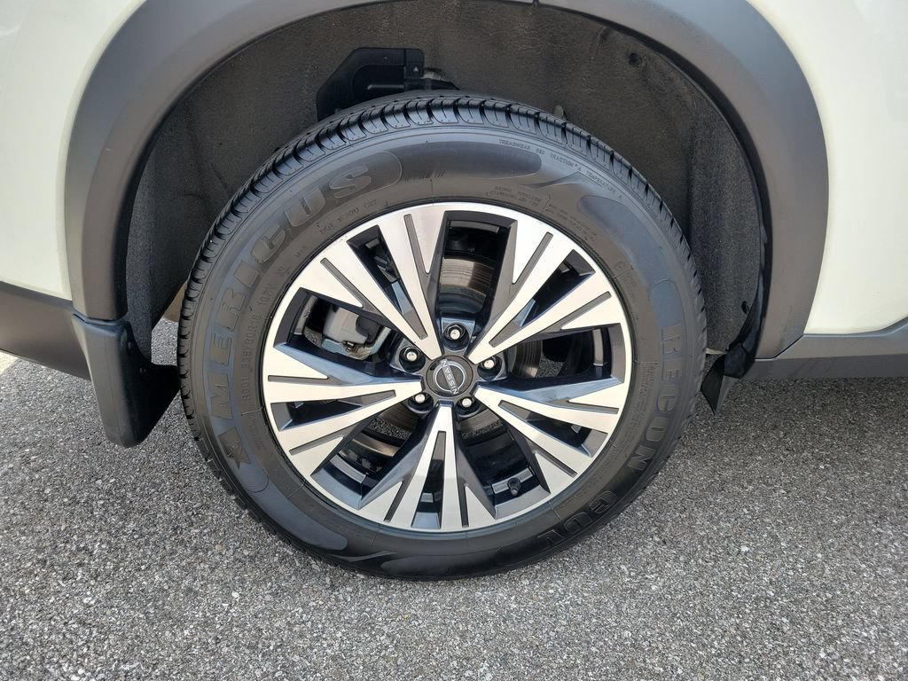 Used 2023 Nissan Rogue SV AWD/4WD image 5