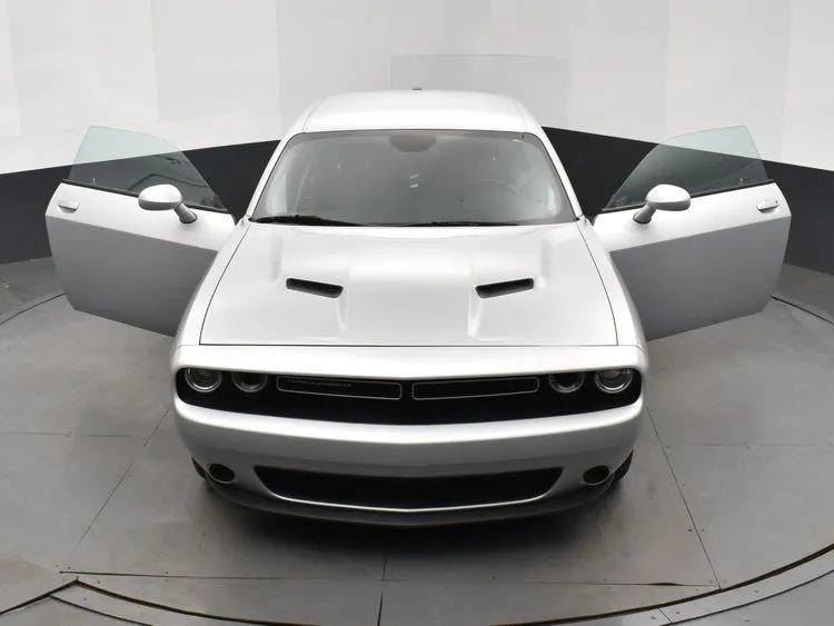 Used 2023 Dodge Challenger SXT RWD image 10