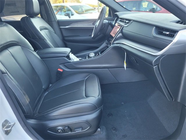 New 2025 Jeep Grand Cherokee Limited image 16