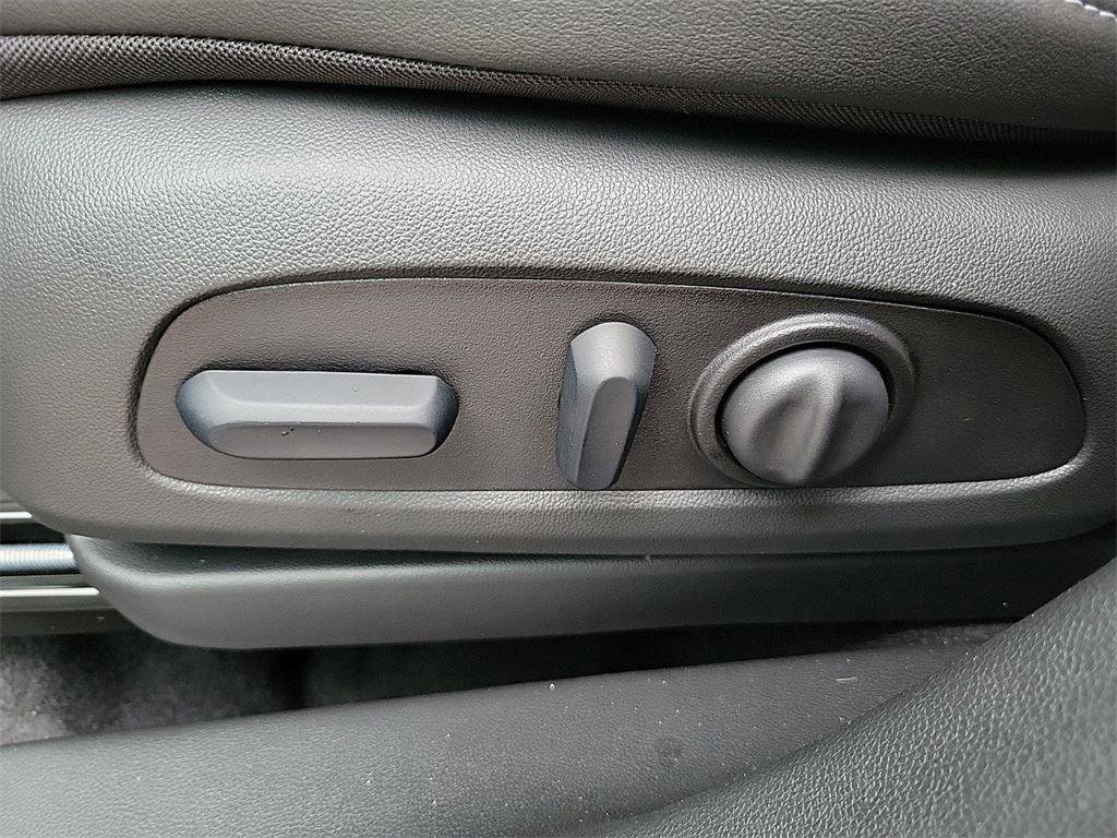 New 2026 Buick Encore GX Avenir w/ Avenir Technology Package image 17