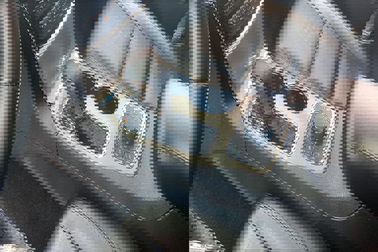 Used 2022 Jeep Grand Cherokee Limited w/ Trailer Tow Group IV image 22