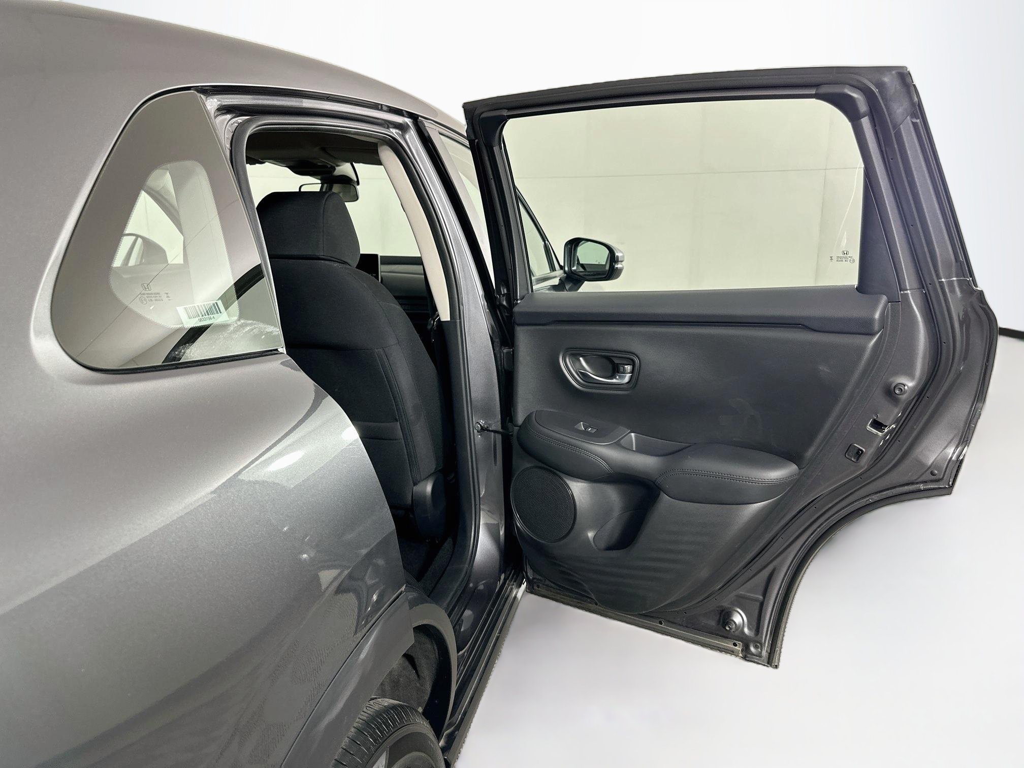 Used 2025 Honda HR-V LX image 27