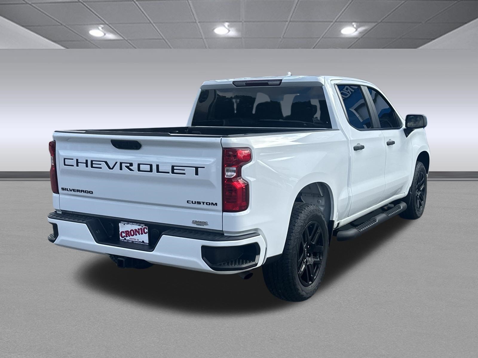 Used 2024 Chevrolet Silverado 1500 Custom w/ Turbomax Blackout Package RWD image 3