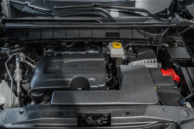 Used 2024 Nissan Pathfinder Platinum w/ Black Appearance Package image 18