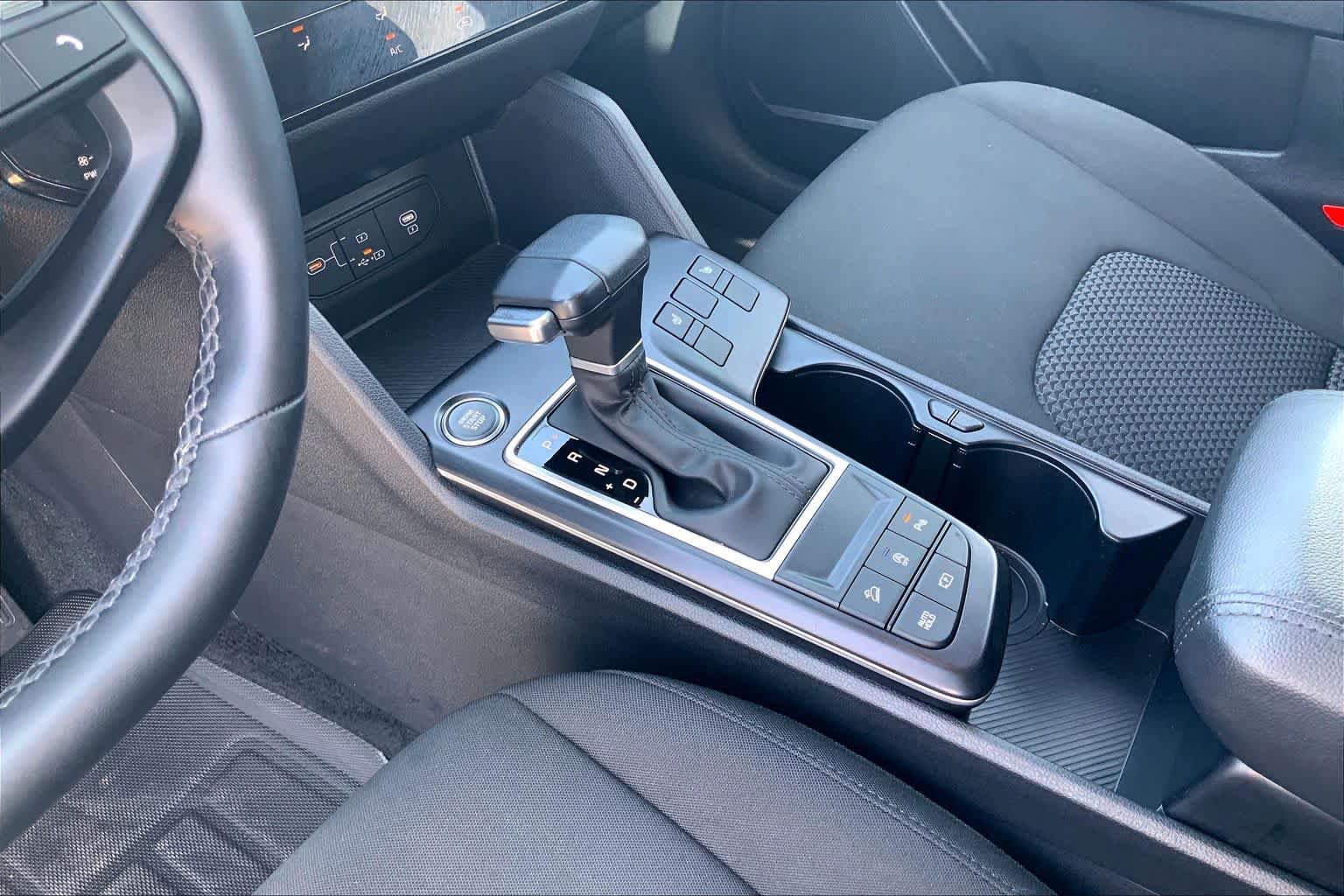 Certified 2026 Kia Sportage LX w/ LX Convenience Package FWD image 17
