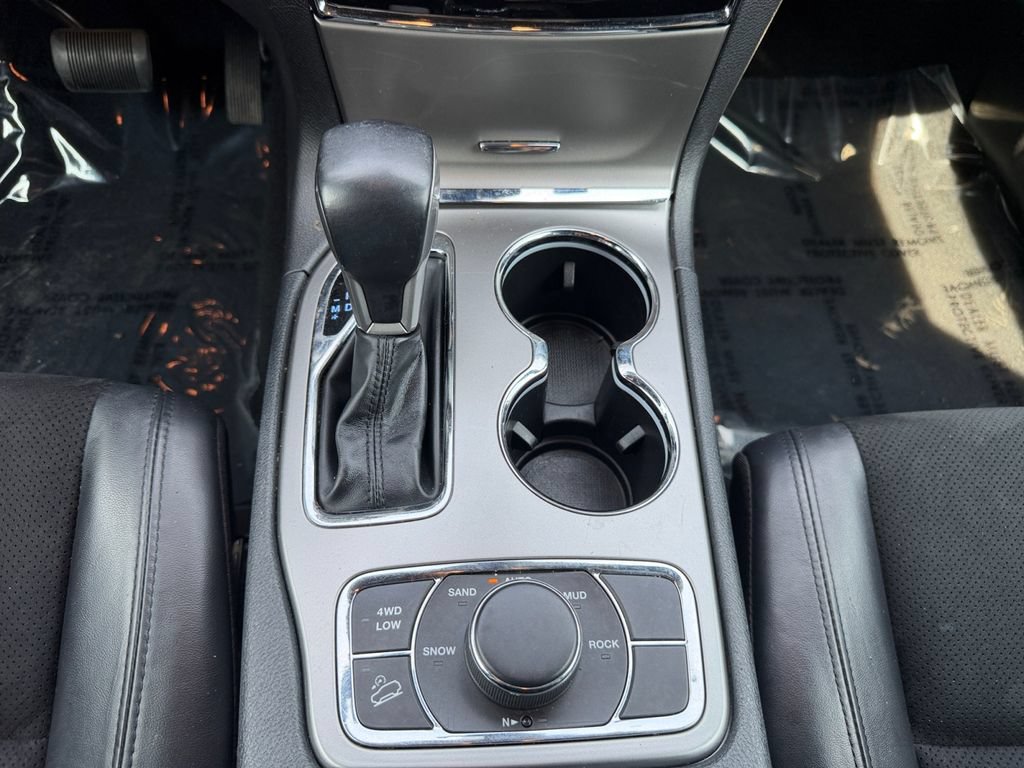 Used 2020 Jeep Grand Cherokee Altitude AWD/4WD image 11
