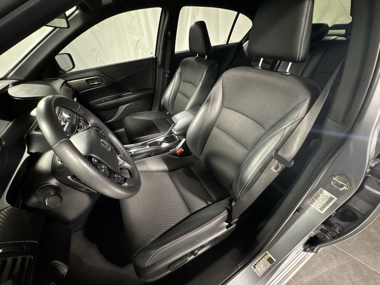 Used 2017 Honda Accord Sport image 16