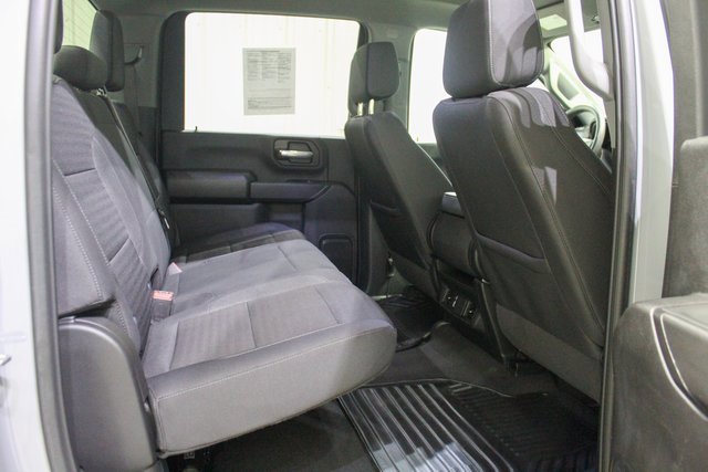 Used 2024 Chevrolet Silverado 2500 Custom w/ Custom Value Package image 16