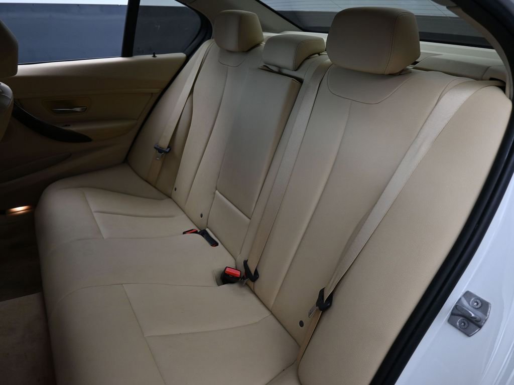 Used 2014 BMW 320i Sedan image 33