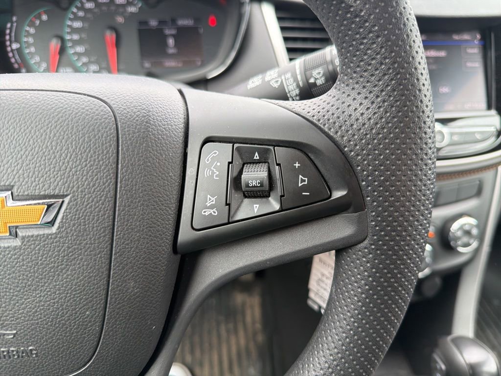 Used 2022 Chevrolet Trax LS w/ Tint and Cruise Package AWD/4WD image 21