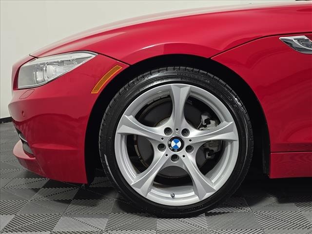 Used 2015 BMW Z4 sDrive28i image 11
