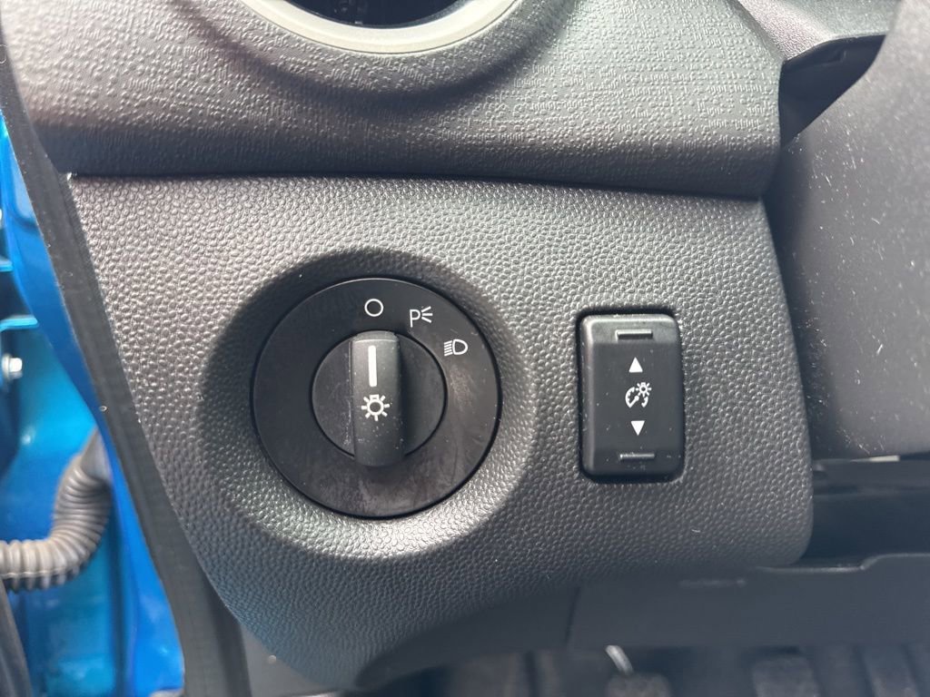 Used 2013 Ford Fiesta SE image 20