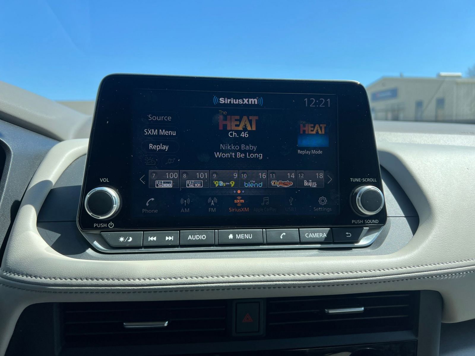 Used 2025 Nissan Rogue SV image 20