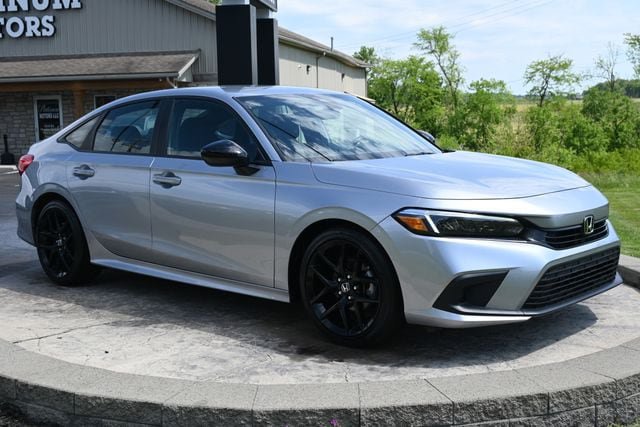 Used 2023 Honda Civic Sport image 3