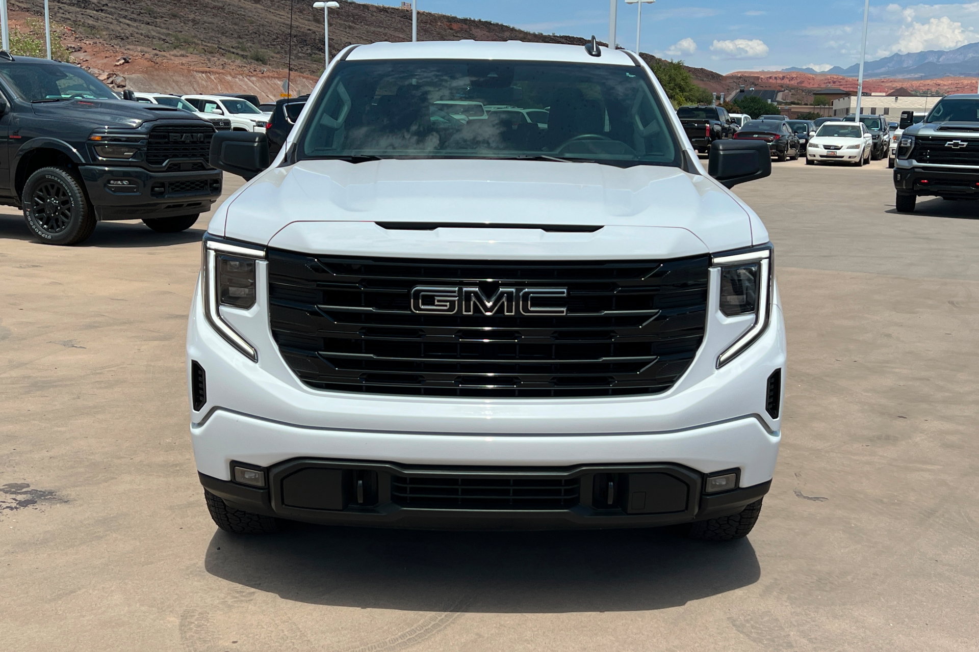Used 2026 GMC Sierra 1500 Elevation w/ Elevation Select Package AWD/4WD image 9