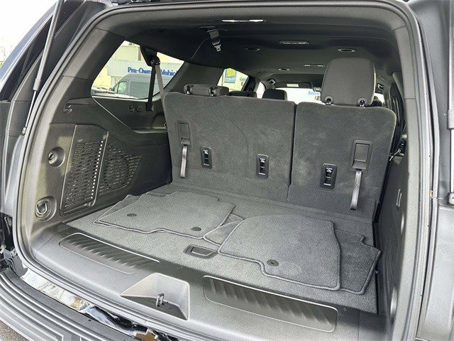 Certified 2025 Chevrolet Suburban LS w/ LPO, Dark Essentials Package image 15