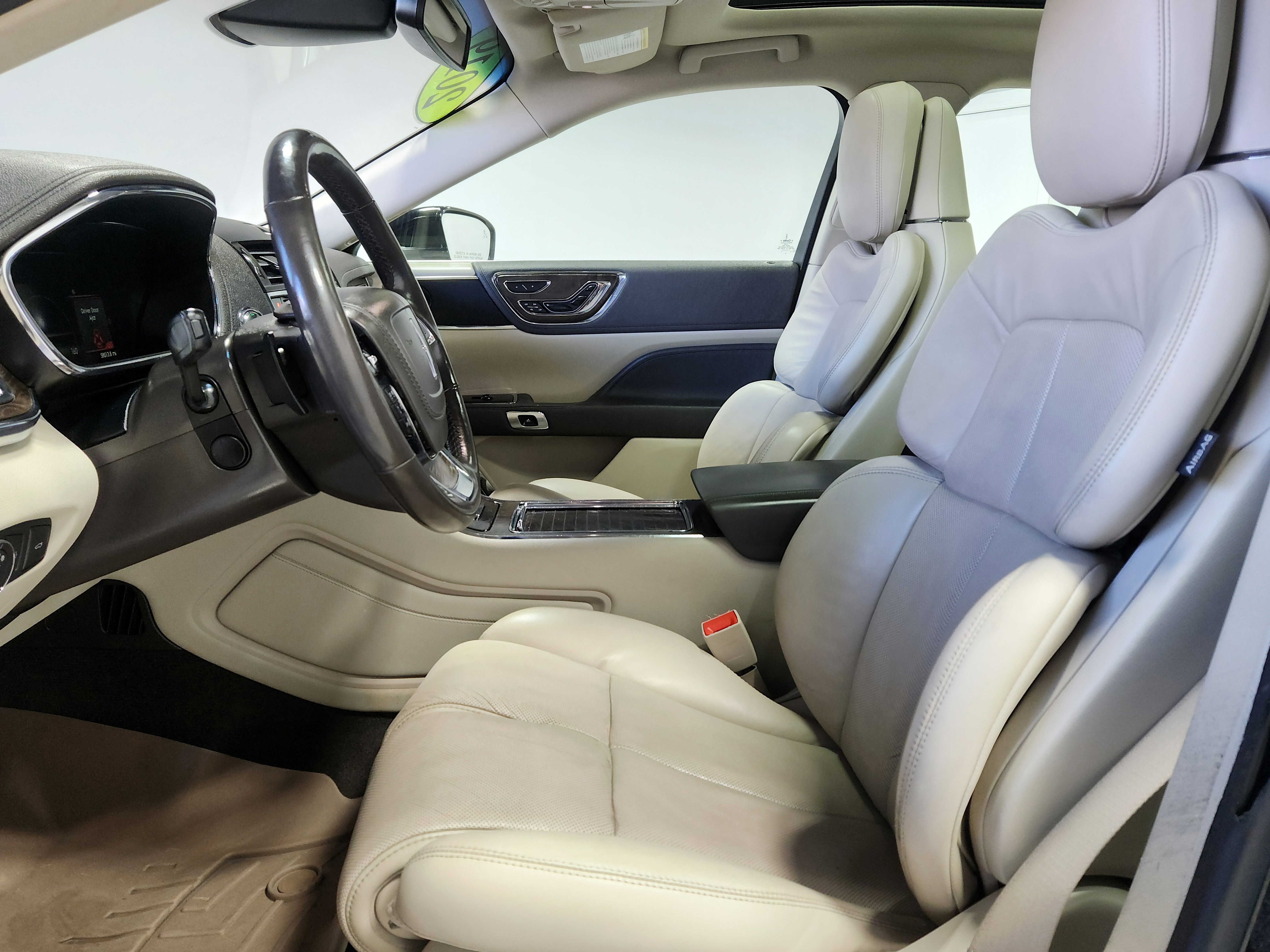 Used 2019 Lincoln Continental Reserve image 11