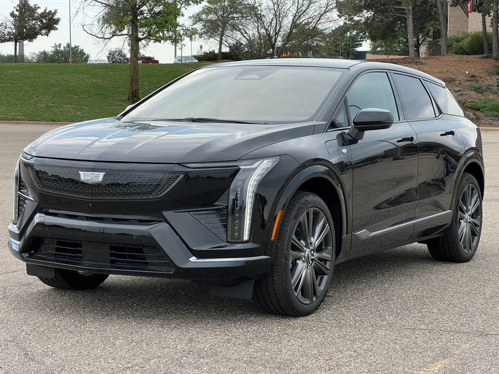 New 2027 Cadillac Optiq Premium Sport w/ LPO, Floor Liner Package AWD/4WD image 33