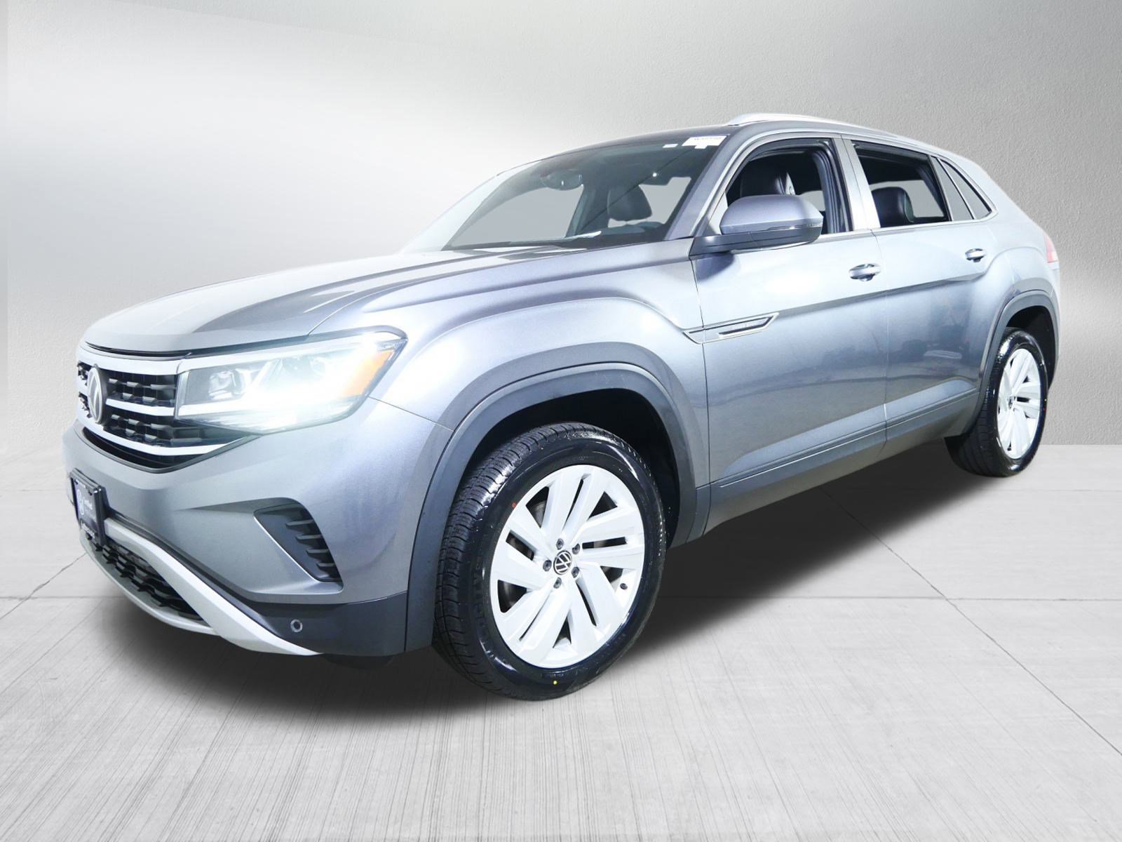 Certified 2020 Volkswagen Atlas Cross Sport SE image 3