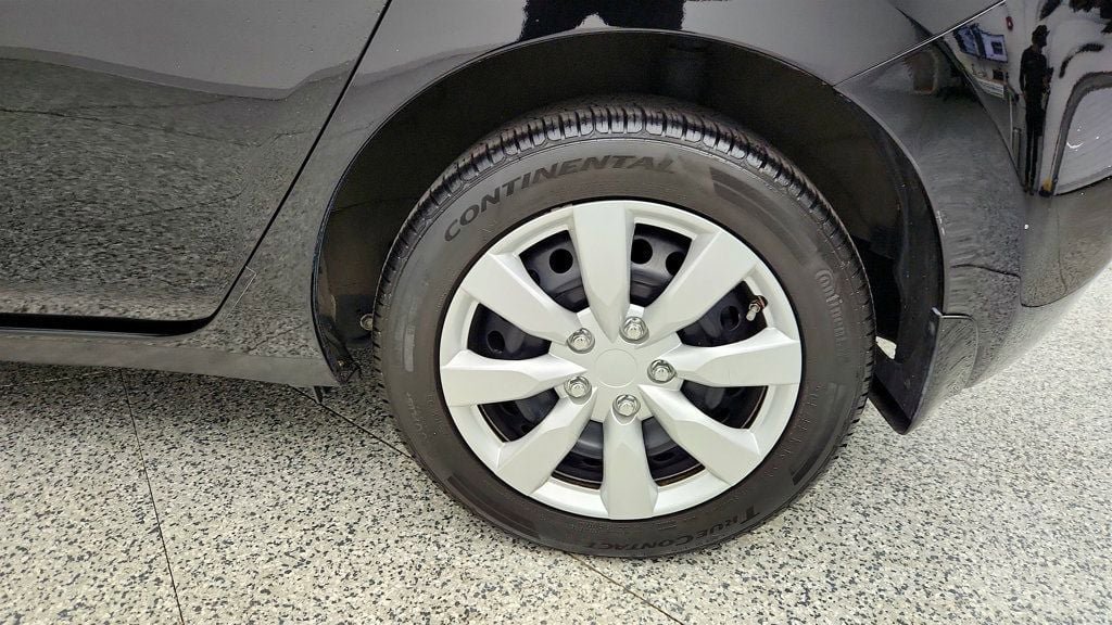 Used 2014 Nissan Leaf S w/ Charge Package FWD image 9
