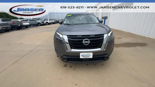 Used 2024 Nissan Pathfinder SV FWD image 3