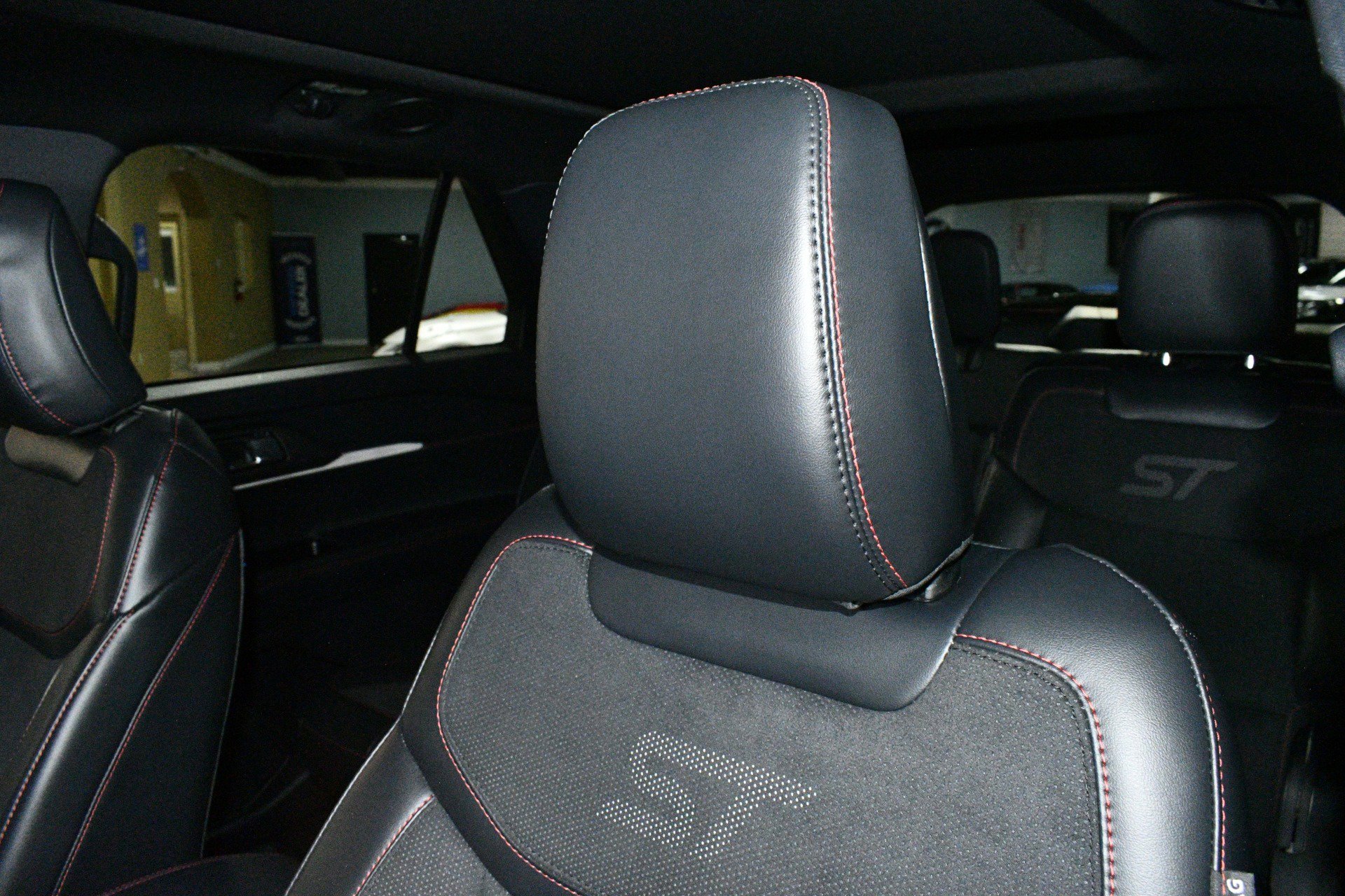 Used 2025 Ford Explorer ST w/ Sun And Sound Package image 9