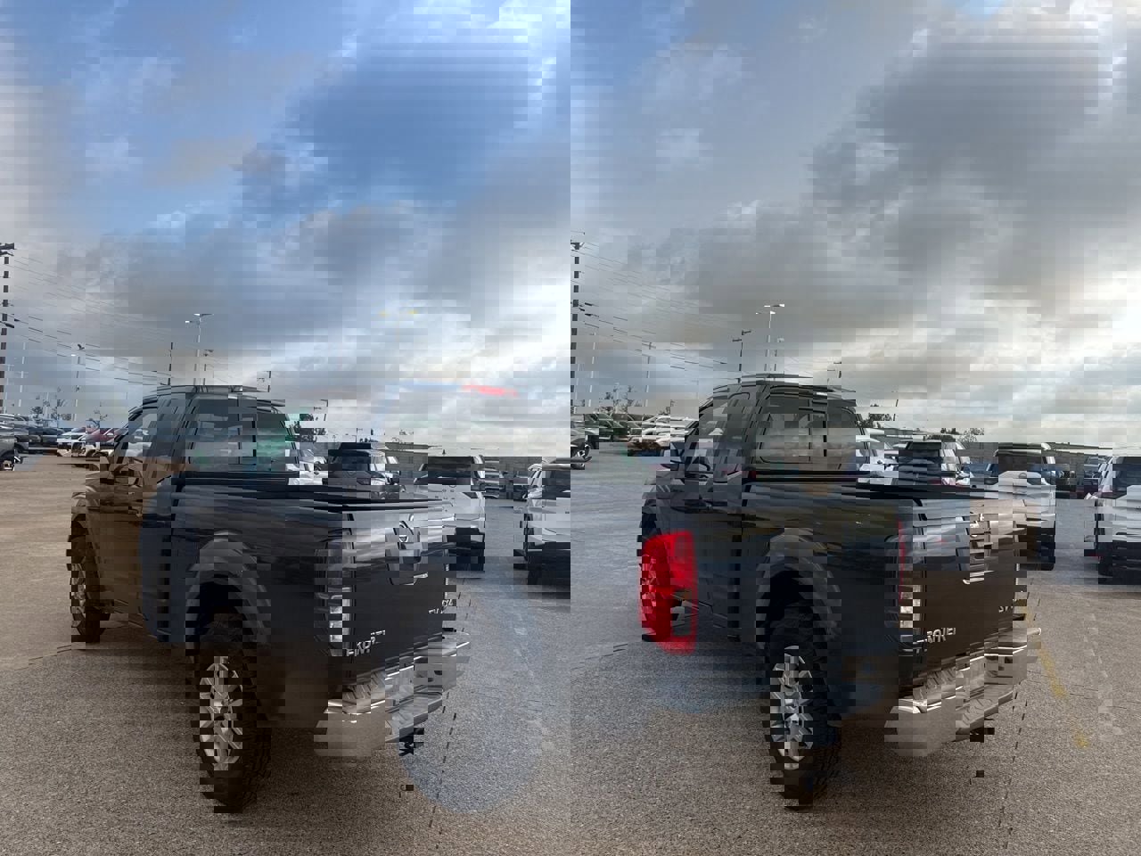 Used 2016 Nissan Frontier SV image 16