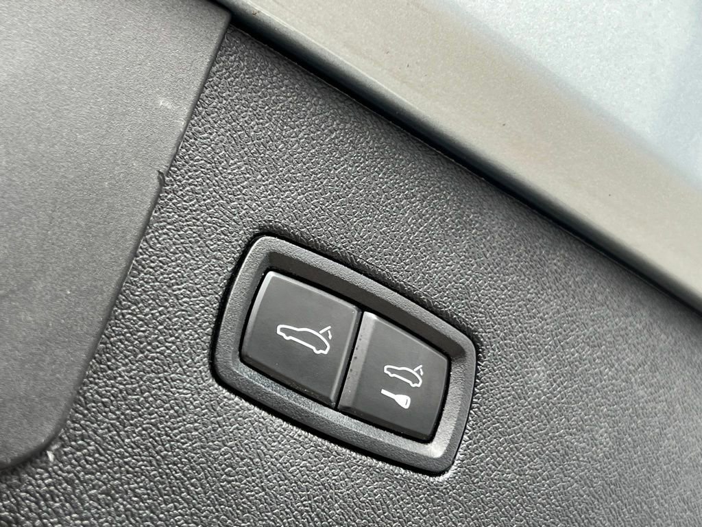 Used 2021 Porsche Cayenne GTS w/ Premium Package Plus image 21