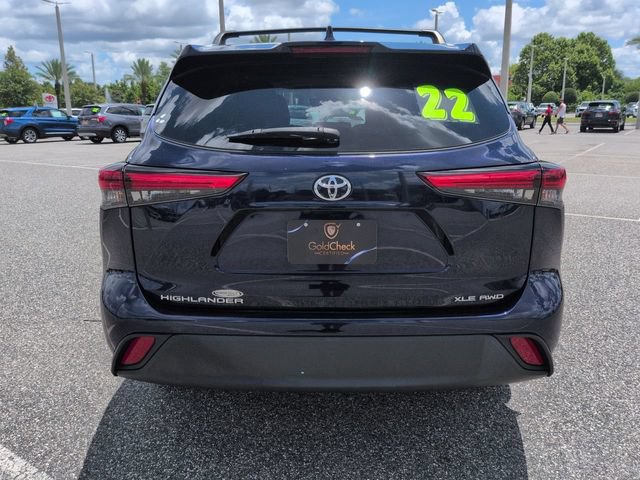 Used 2022 Toyota Highlander XLE AWD/4WD image 5