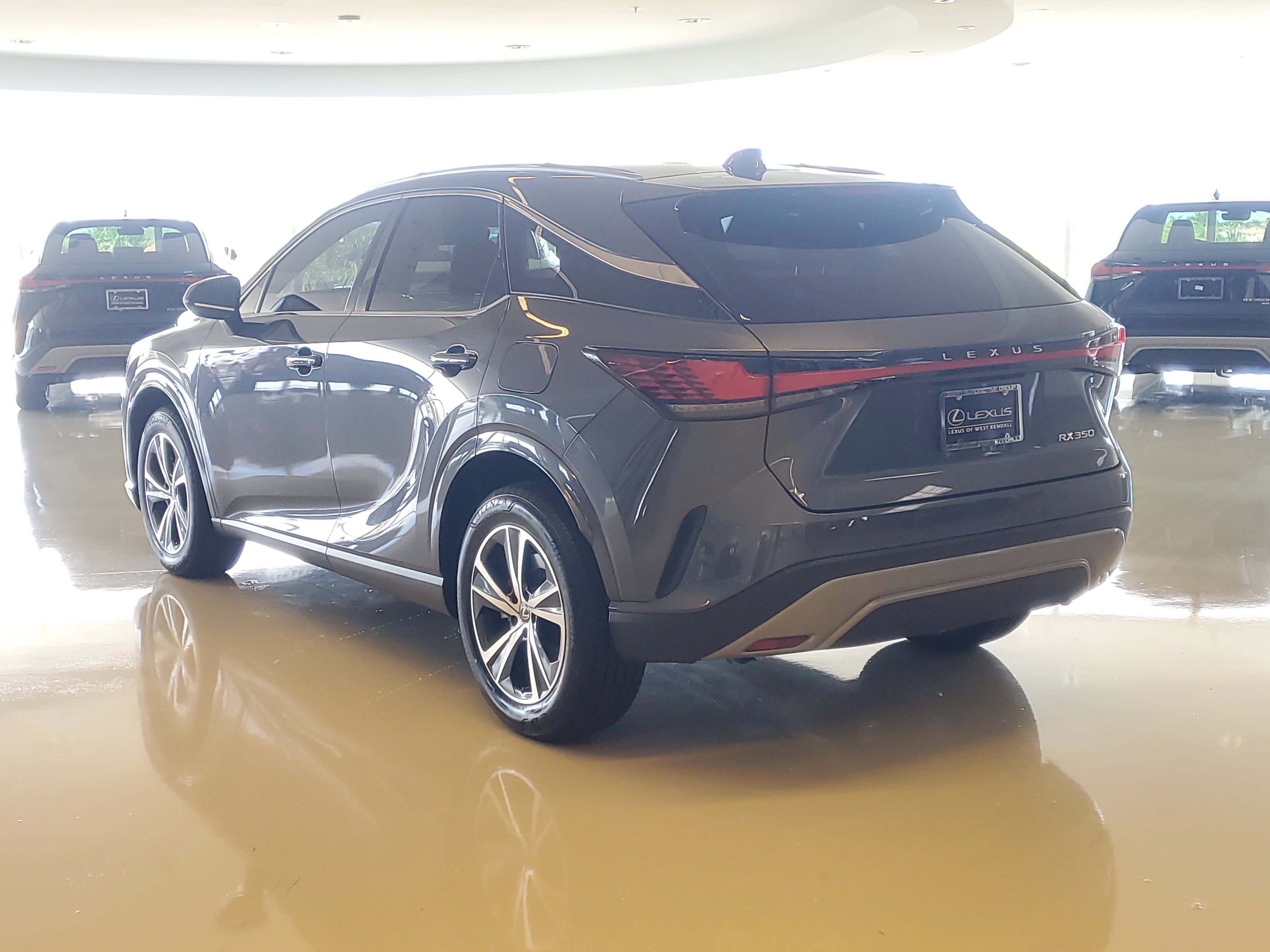 Used 2024 Lexus RX 350 Premium w/ Accessory Package (Z1) FWD image 9