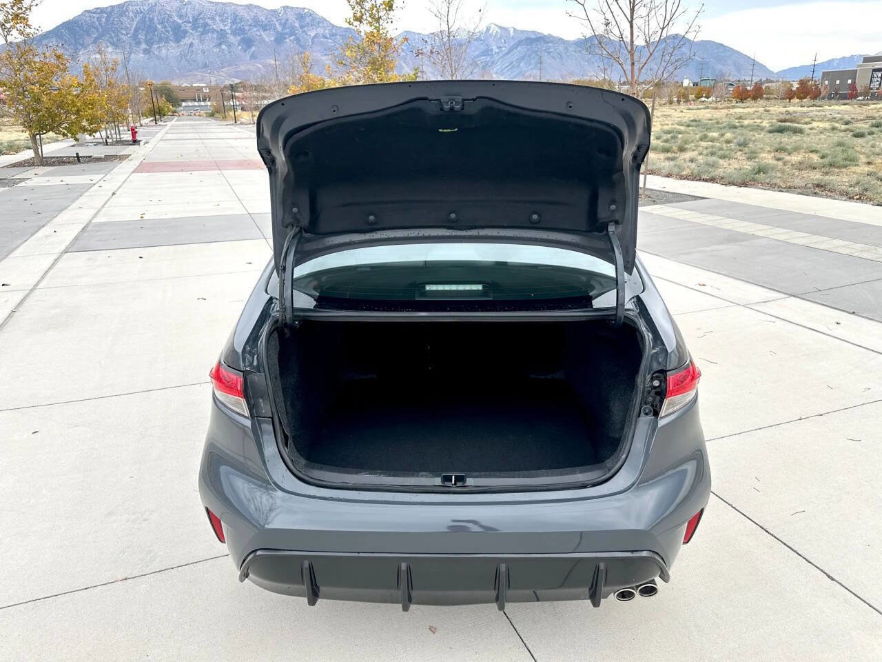 Used 2025 Toyota Corolla SE image 7