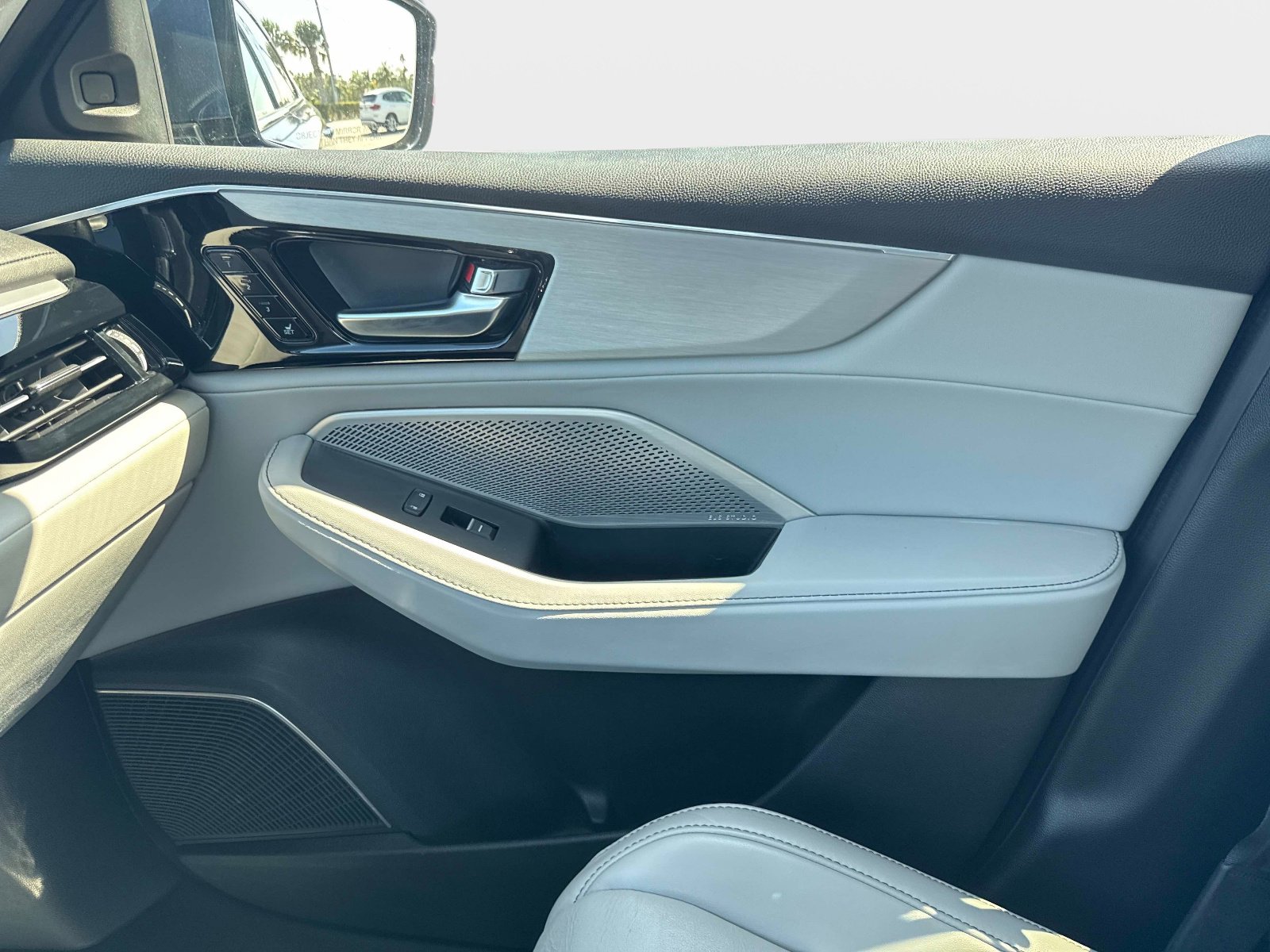 Used 2023 Acura MDX FWD w/ Technology Package image 23