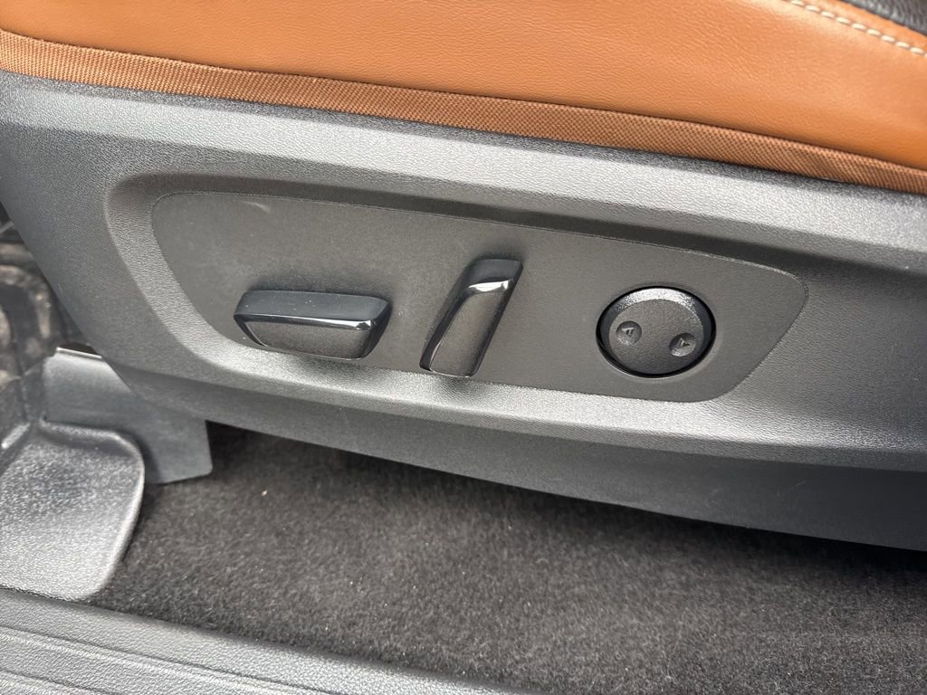 Used 2024 Nissan Pathfinder Platinum image 10