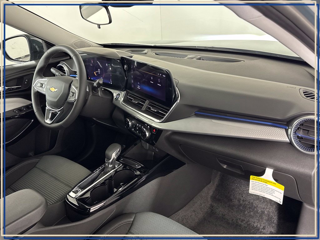 New 2026 Chevrolet Trax LT w/ LT Convenience Package FWD image 32