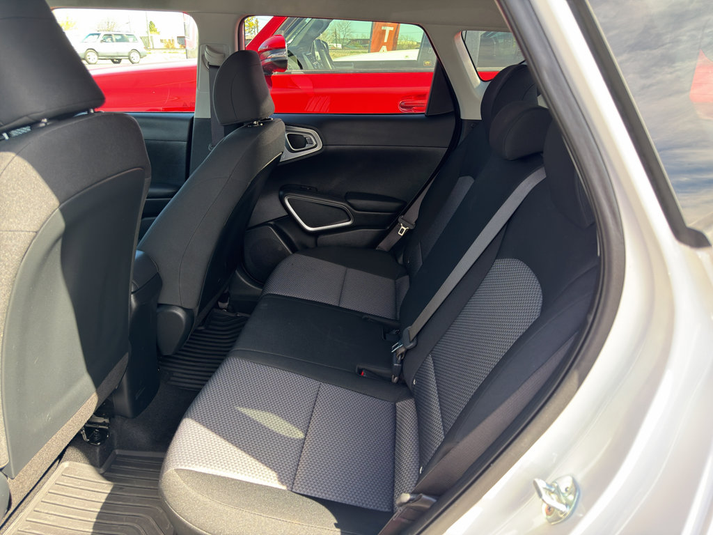 Used 2023 Kia Soul LX FWD image 6